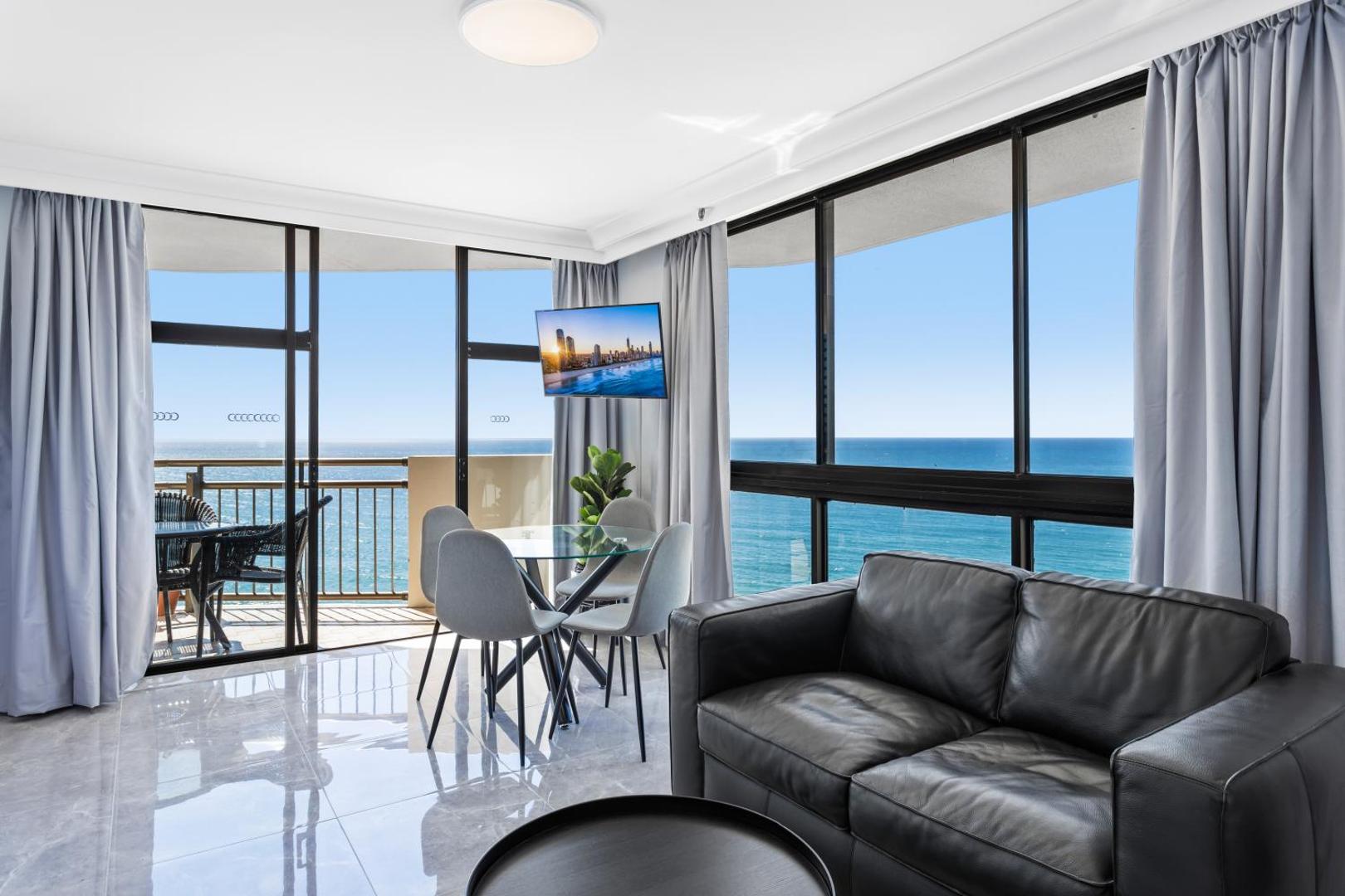MadeComfy Surfers Paradise Studio with Ocean Views